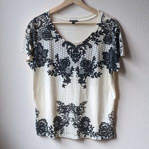 Express - Cream and Black Lace-Print Tee - Women's L